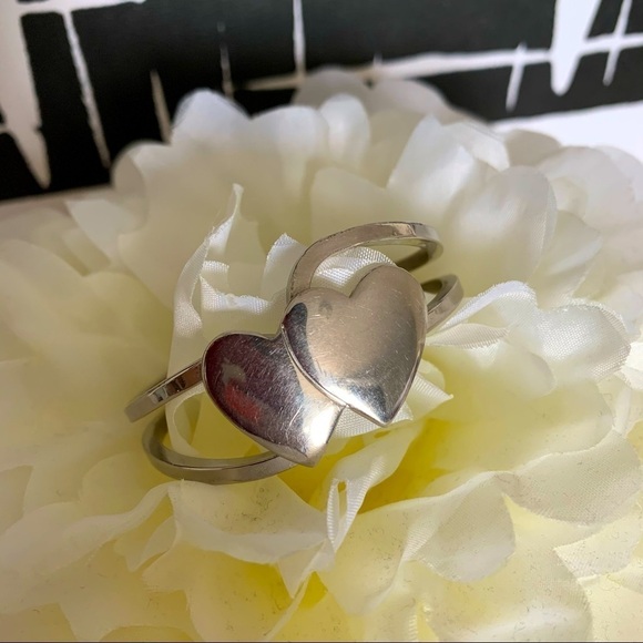 VINTAGE STAINLESS STEEL GIRL BANGLE /BRACELET - Picture 1 of 6
